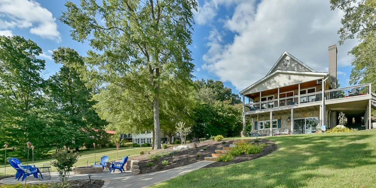 These are some of the coolest and most unique Airbnbs in North Carolina that we've found.