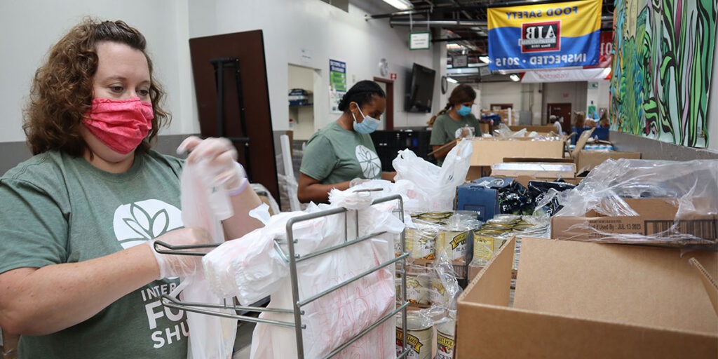 Independent Bookstores in North Carolina (25+ of the Best!)