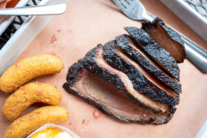 North Carolina Barbecue (35+ Great Restaurants + History)