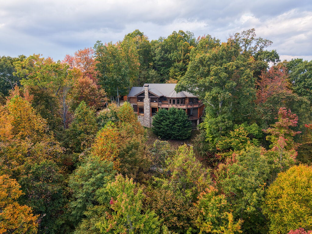 Cherokee Mountain Cabins Nantahala Topton NC Image by NC Tripping